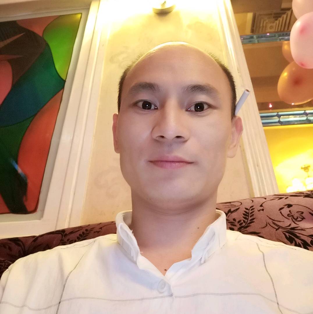 黑裤等于幻灭的照片