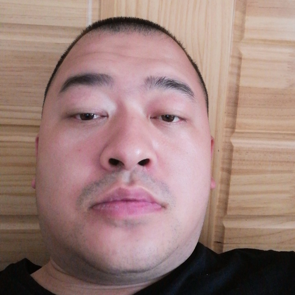 红色勋章的照片