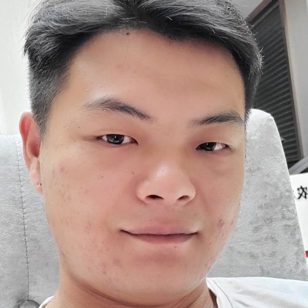 哑铃苦恋苹果的照片