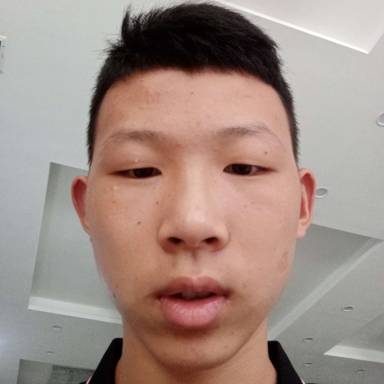 眯眯眼方自行车的照片