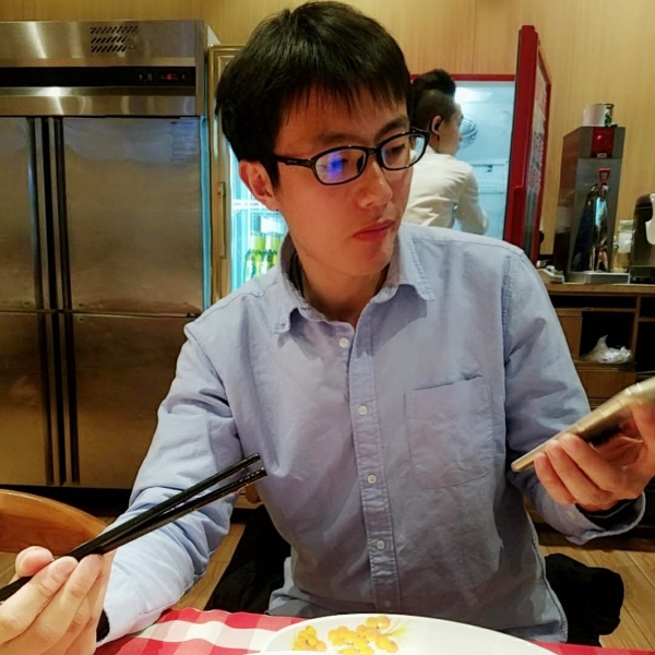 天辰逆光的照片