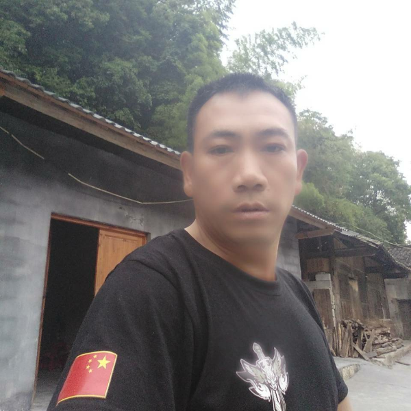 清脆請微笑的照片