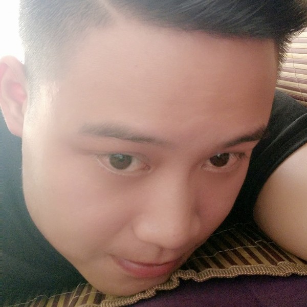 不煽情的男人的照片