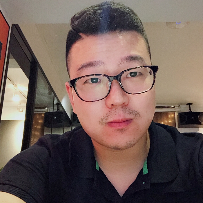 攥着幸福的照片
