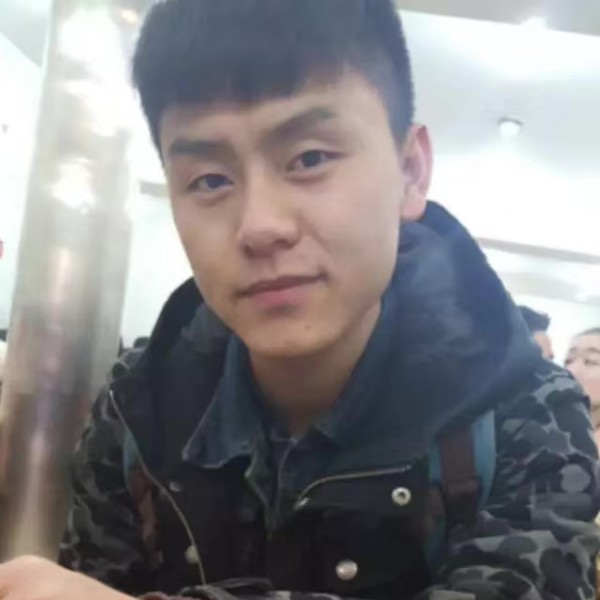 善良吃醋柠檬的照片