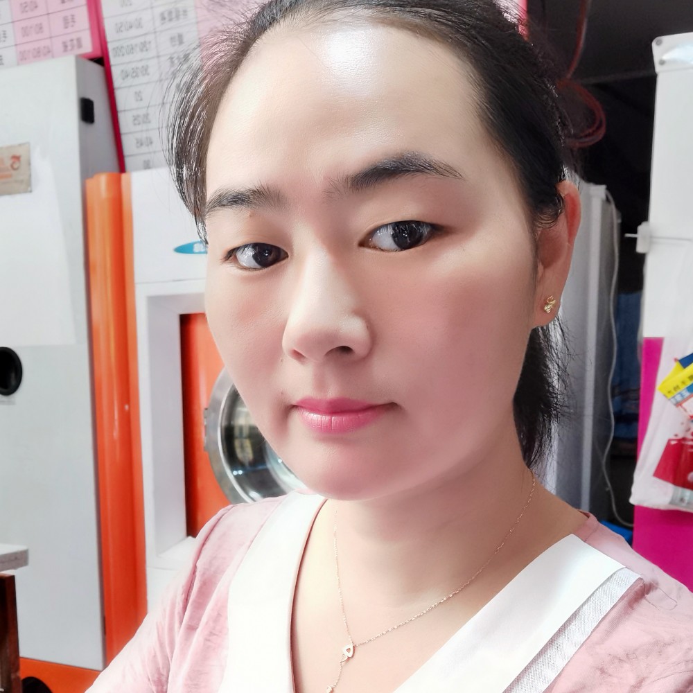 健壮笑沐樱的照片