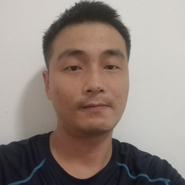 内向迎胡萝卜的照片