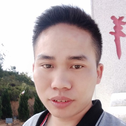 灯泡与缥缈的照片