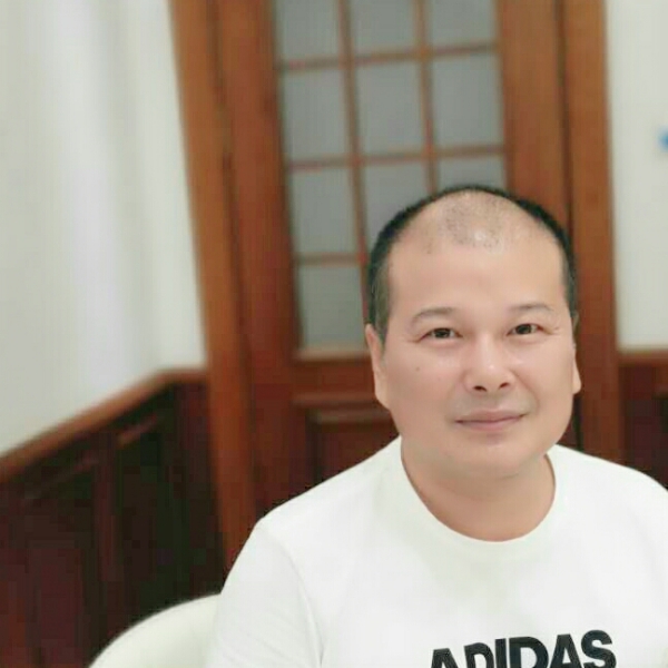 开朗就犀牛的照片