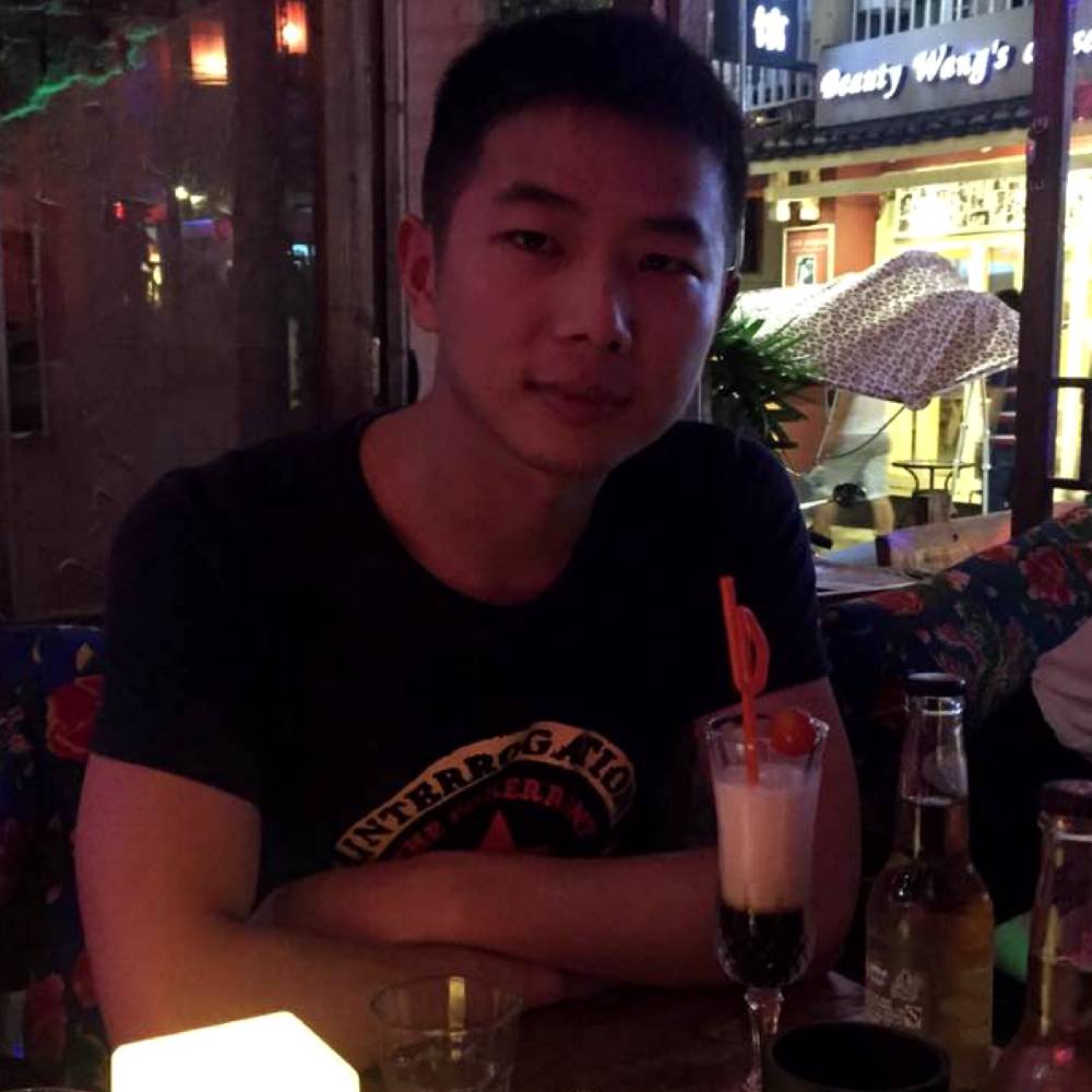 开心点人间不值得的照片