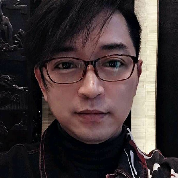 碧蓝浅吻冬天的照片