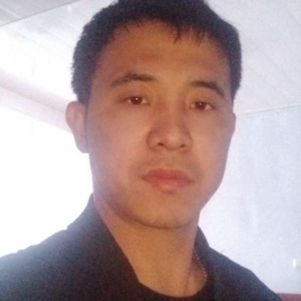 毛豆挽手高高的照片