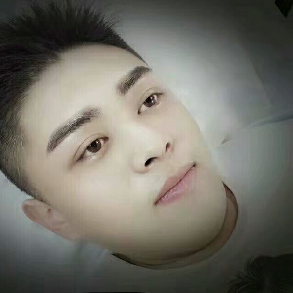 发嗲小猫咪的照片