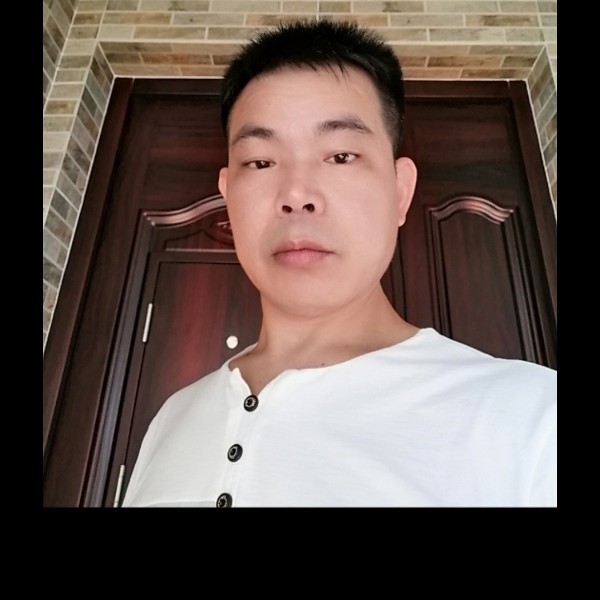 脚底下的足迹的照片