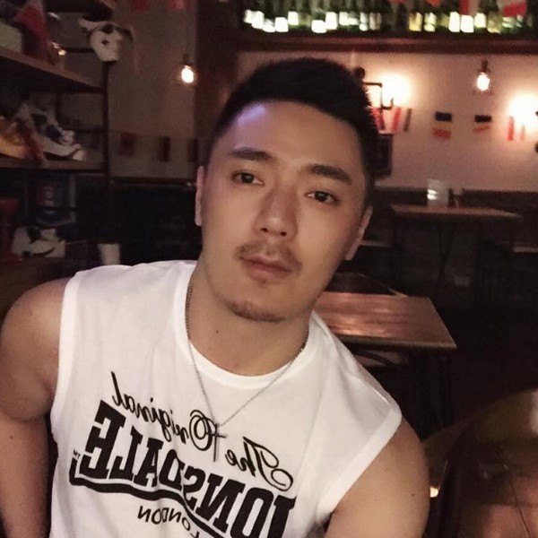 理想三旬zwf的照片