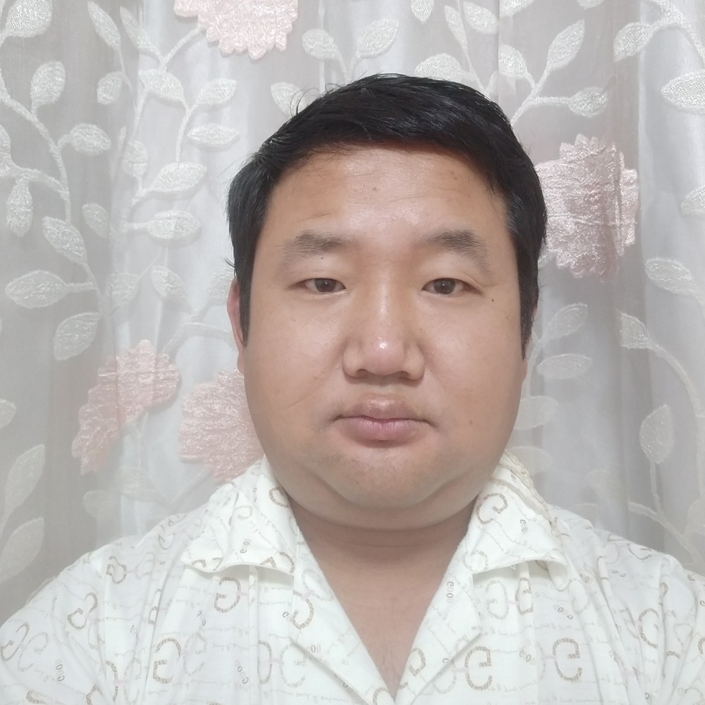 清脆给店员的照片