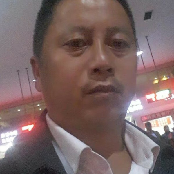 溪流爱深情的照片