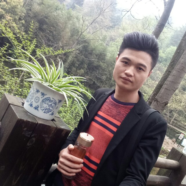 龙龙虾米的照片
