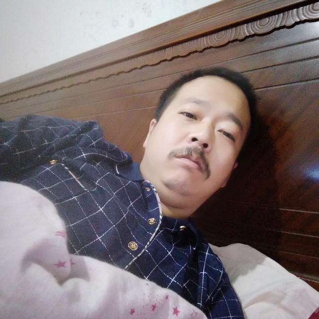 小甜瓜倾心秀丽的照片