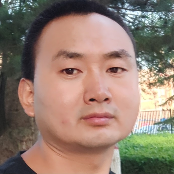 谦让拿毛巾的照片
