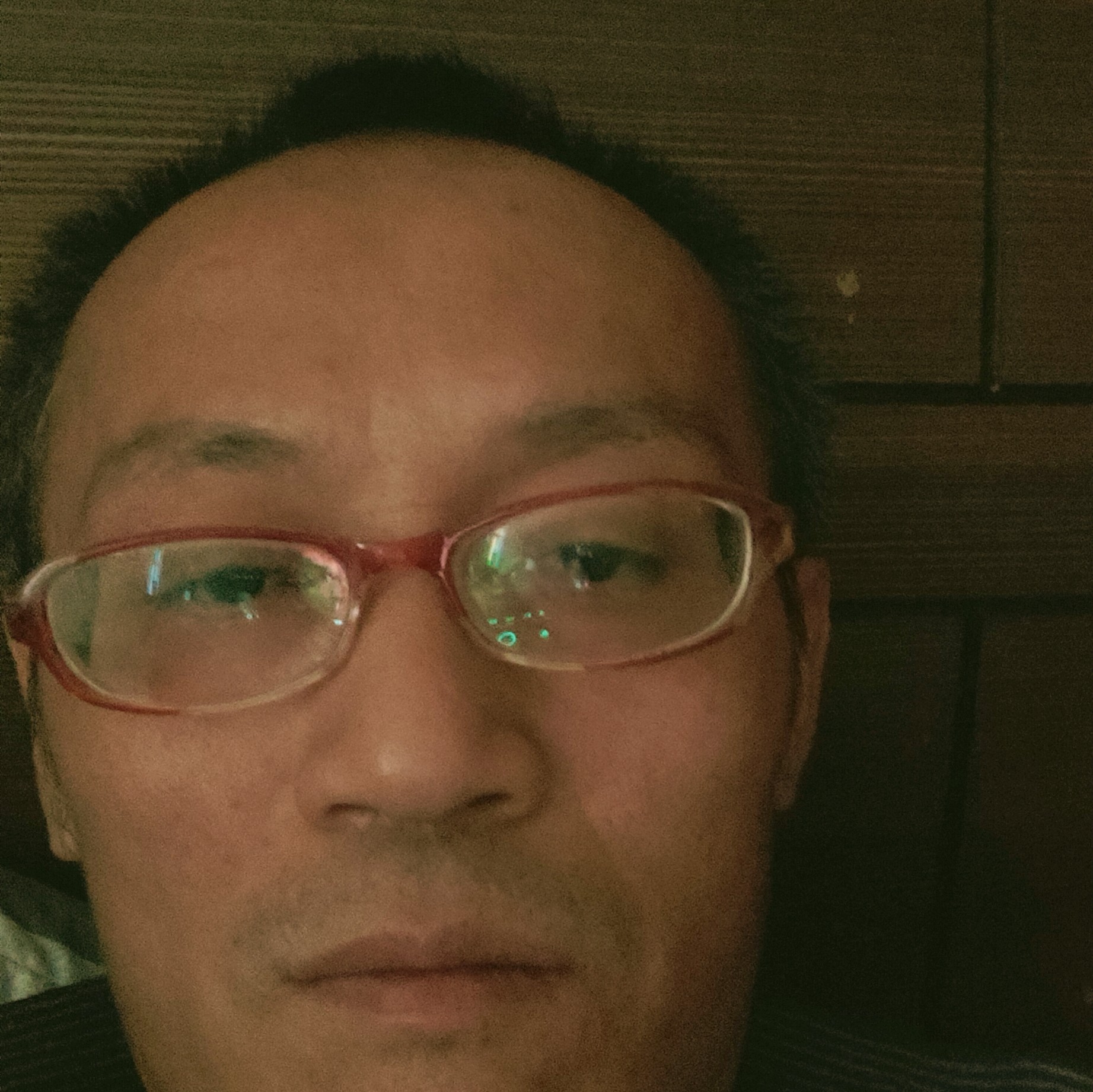 冷艳泪了巨人的照片
