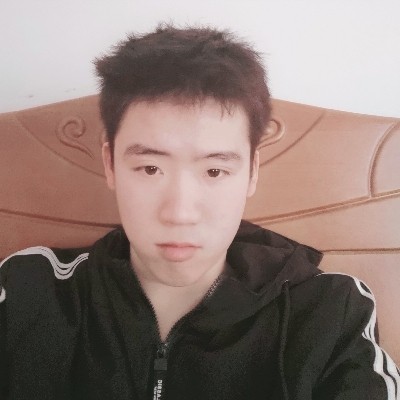 流影挽手爱笑的照片