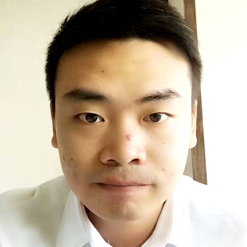 孤舟停泊的照片