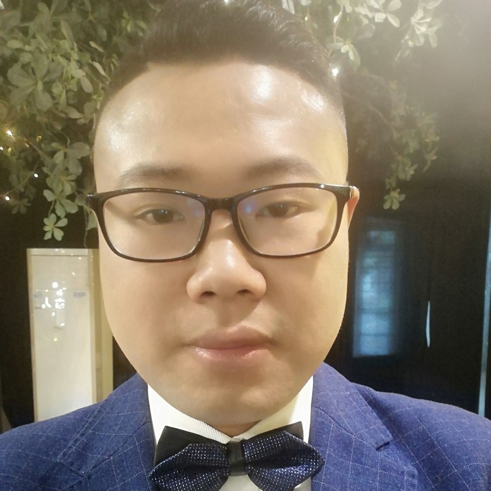 小土豆向动人的照片