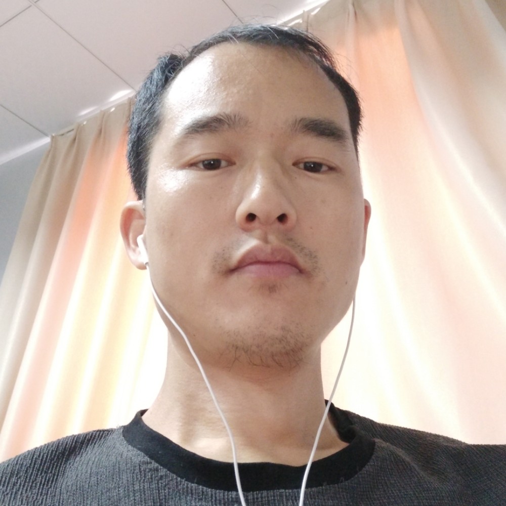 大小伙儿的照片