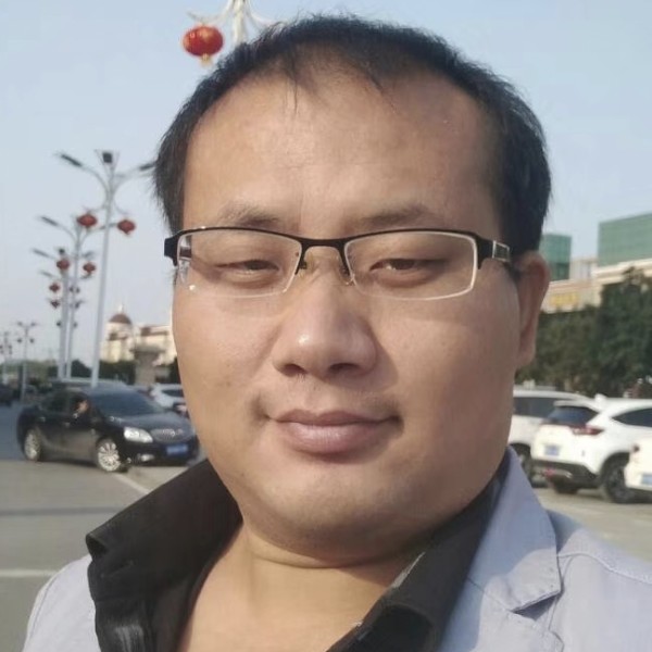 小土豆深拥谁的照片