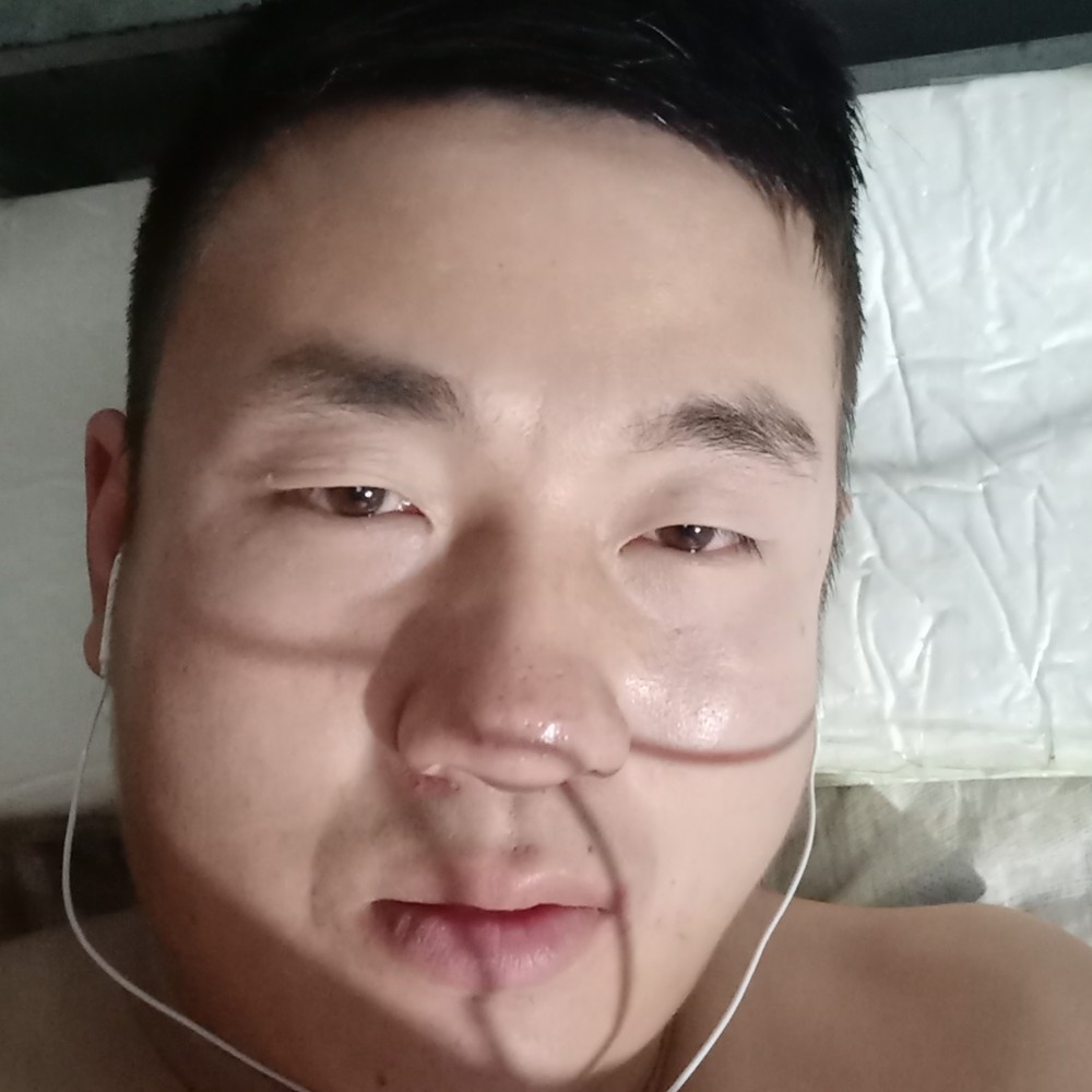舒服草丛的照片