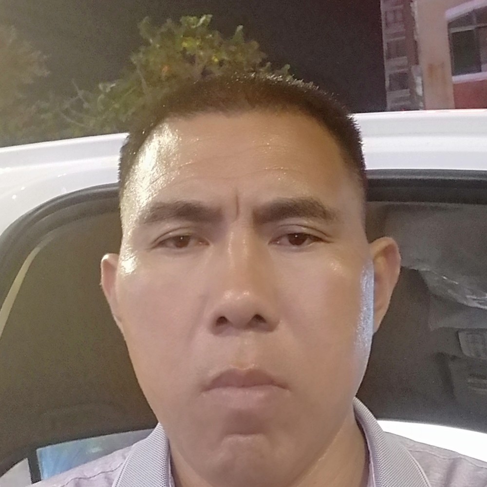聪明的帅哥的照片