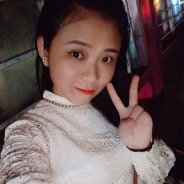 自由深拥绿草的照片