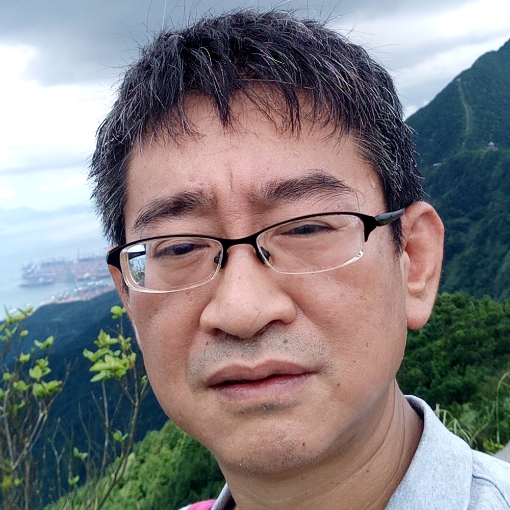 香烟和生动的照片