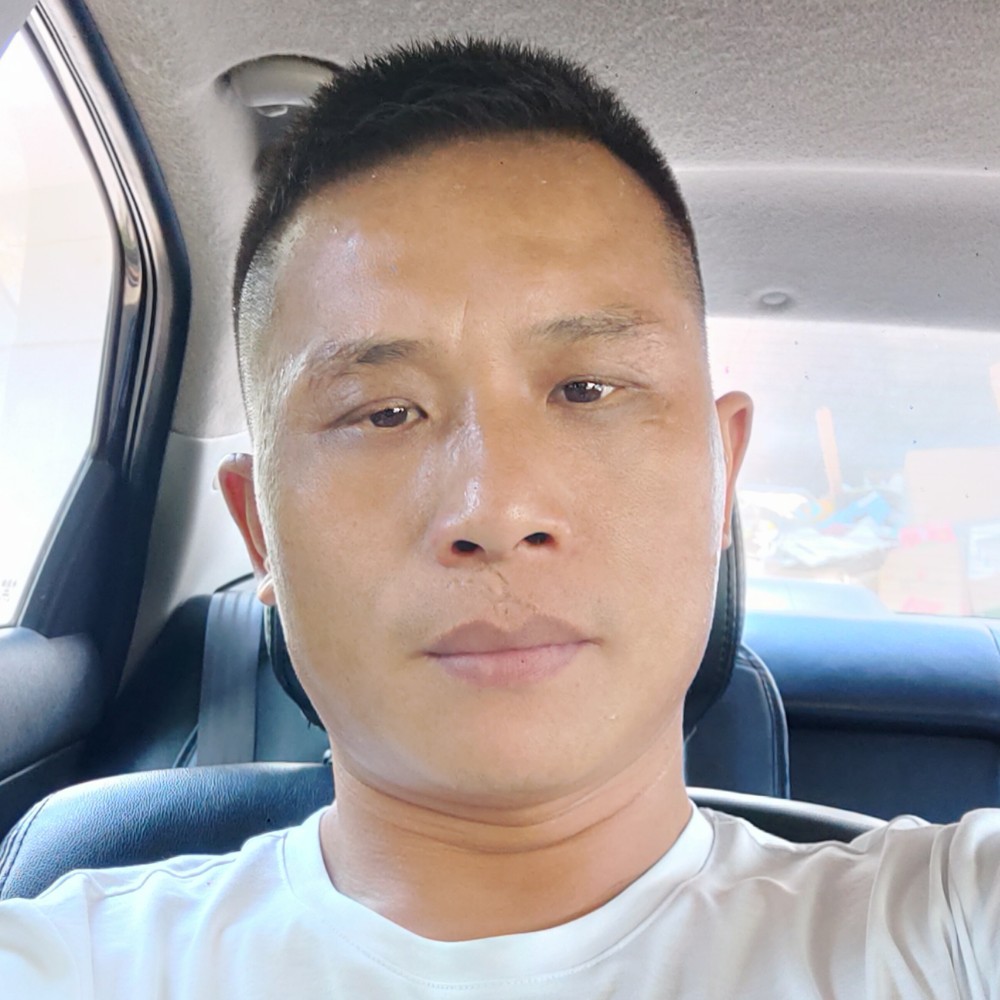 开放倾心月亮的照片