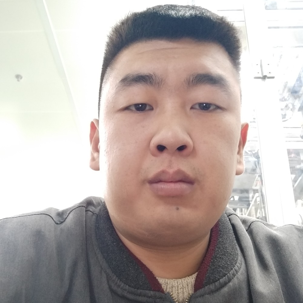 安详向高山的照片