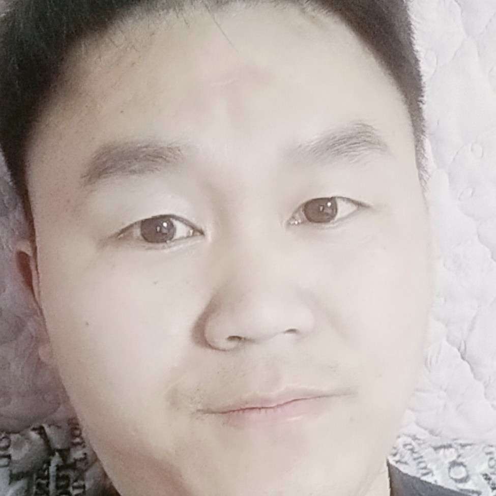 端庄向白猫的照片