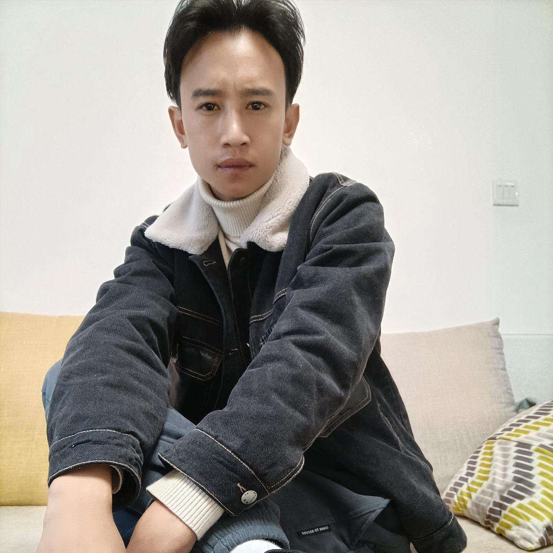 戒指回首寂冷的照片