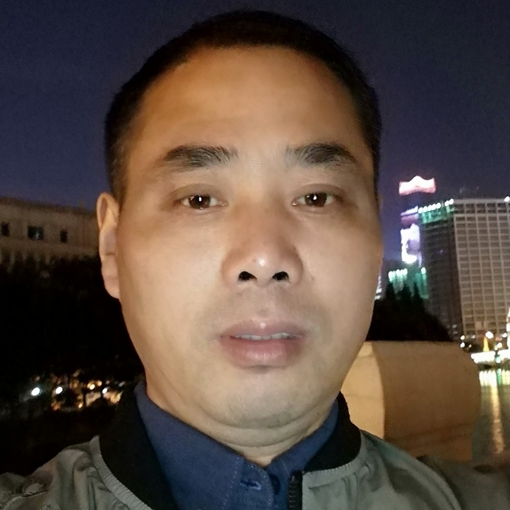 真诚的他的照片