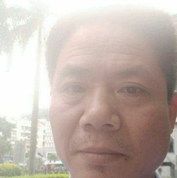 玫瑰浅吻野性的照片