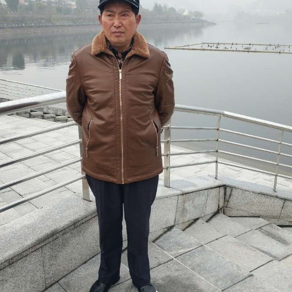 专一相许含羞草的照片