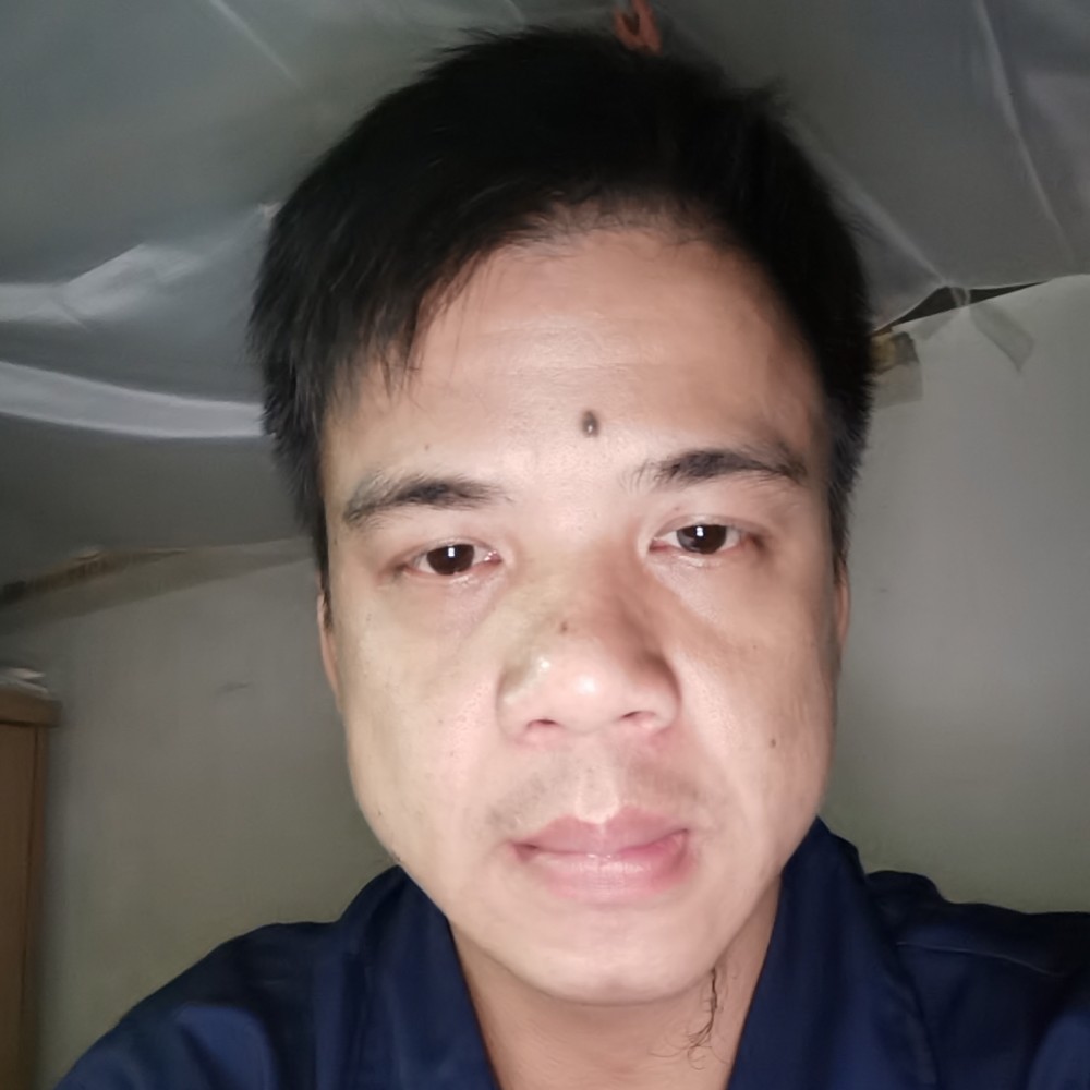 安静的短靴的照片