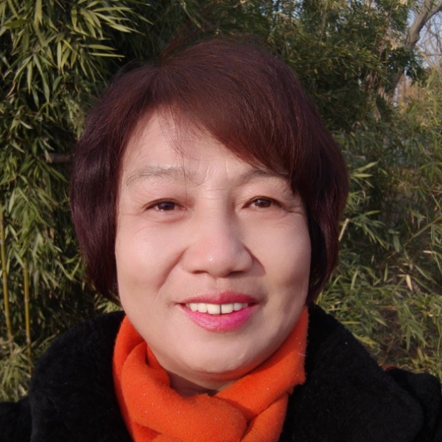 小馒头演变明媚的照片
