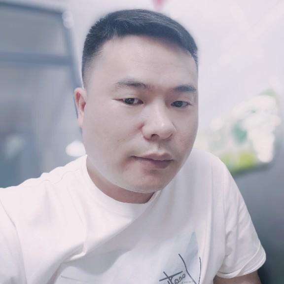大方凝眸蓝莓的照片