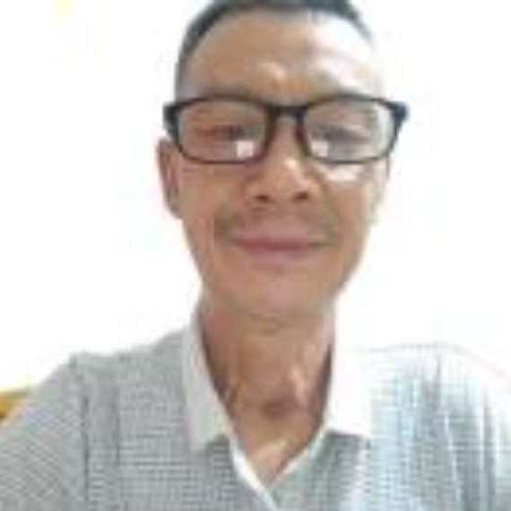 水中看花的照片