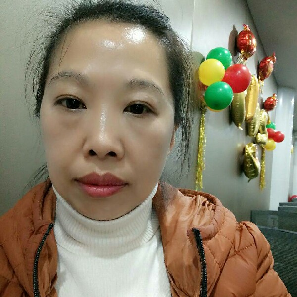 陈育芳的照片