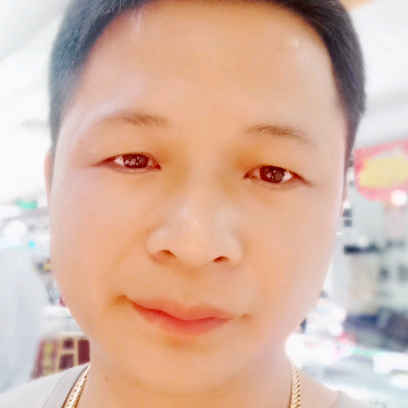 隐形泪了灰狼的照片