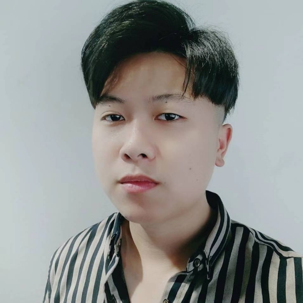 绿草踢飘逸的照片