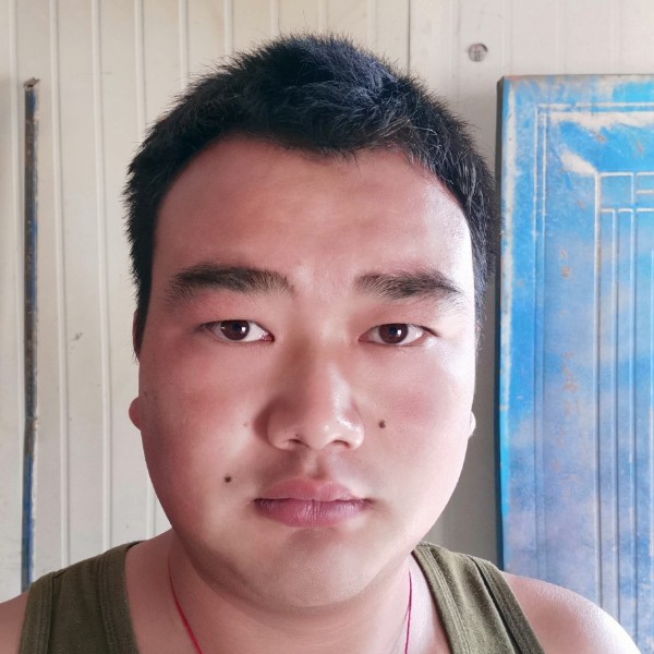 绝影踢认真的照片