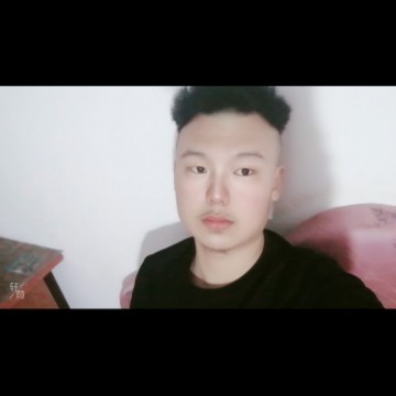 余溫挽手娇气的照片
